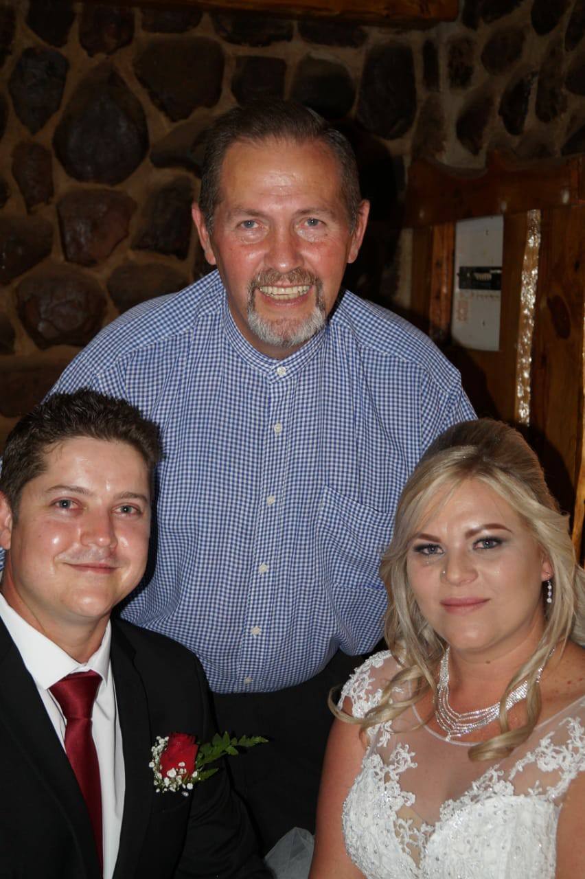 marriage-officer-in-rustenburg-happy-couple3