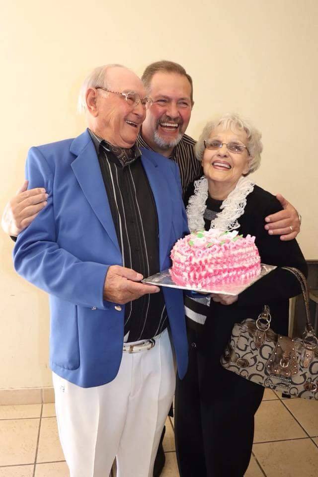 marriage-officer-in-rustenburg-happy-couple15